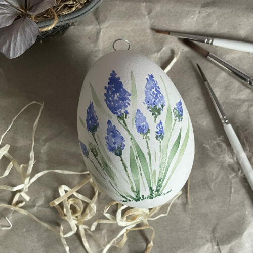 Aquarell & Lettering Workshop - Frühling & Ostern: Osterei mit Aquarellblumen bemalt, gestaltet von Frau Feierlich