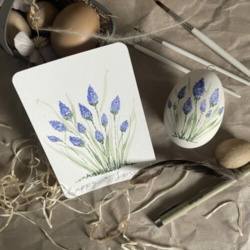 Aquarell & Lettering Workshop - Frühling & Ostern: Osterei und Postkarte mit Aquarellblumen bemalt, gestaltet von Frau Feierlich